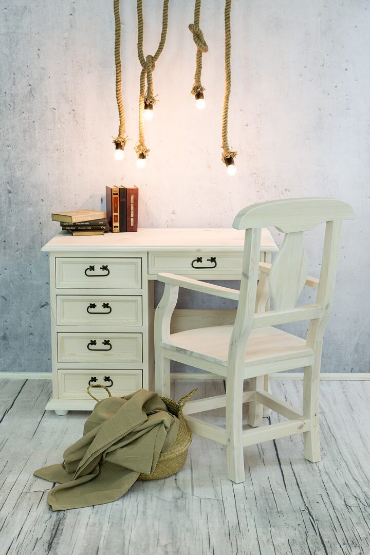 drevený písací stôl biely rustikálny