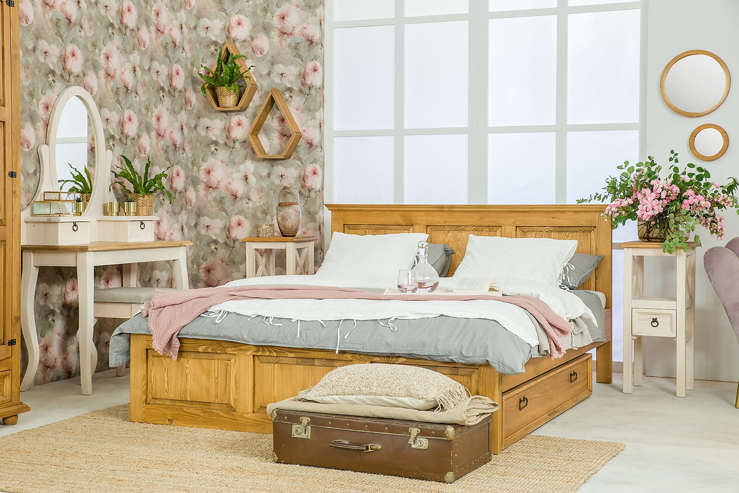 drevené postele v retro štýle