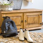 rustykalna szafka na buty z drewna