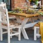 drevený borovicový stôl